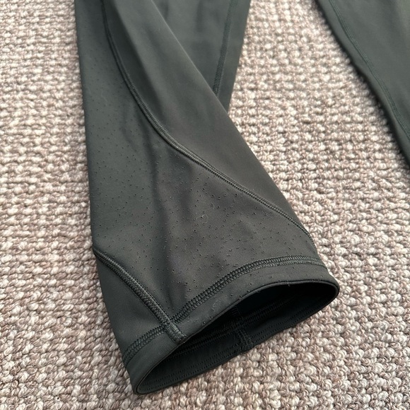 Lululemon Women’s Green Cropped Leggings - size 8 - Picture 6 of 12